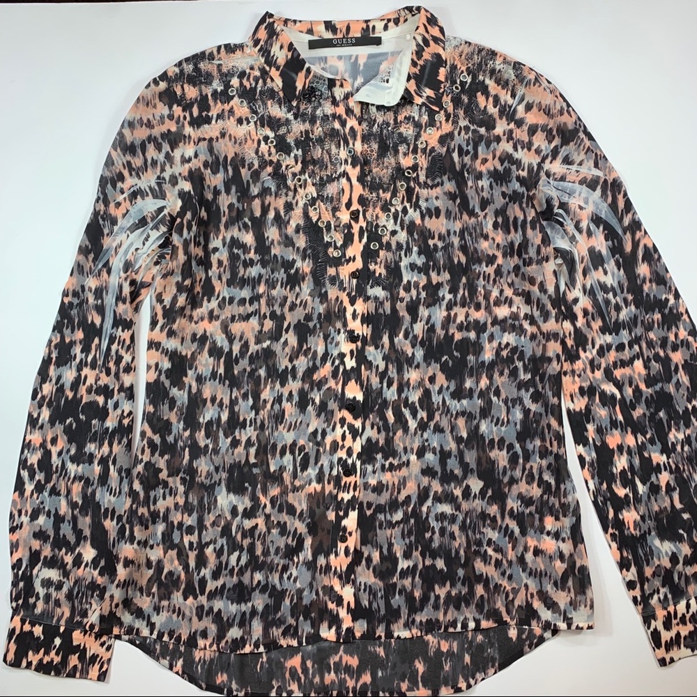 Guess Blouse in Leopard Print. Size Medium.